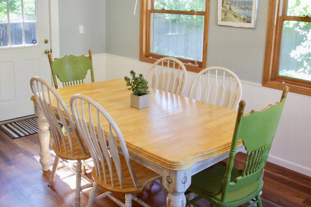 Photo of Bedroom in Troutman Park