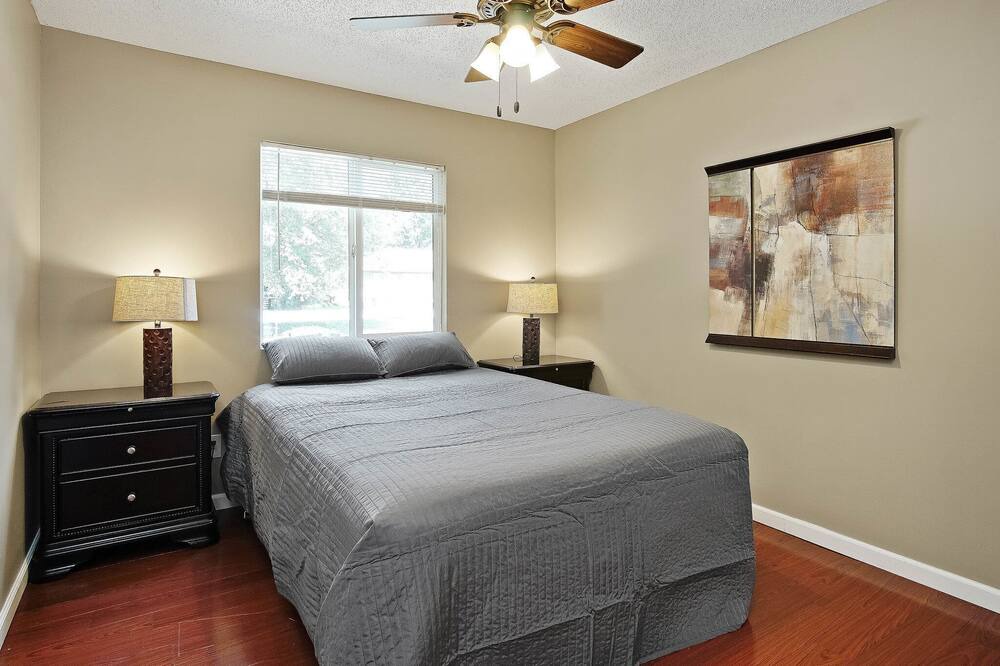 Photo of Bedroom in Lenexa
