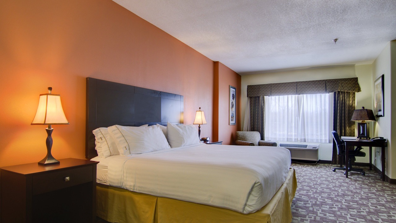 Photo of Bedroom in South Kansas City