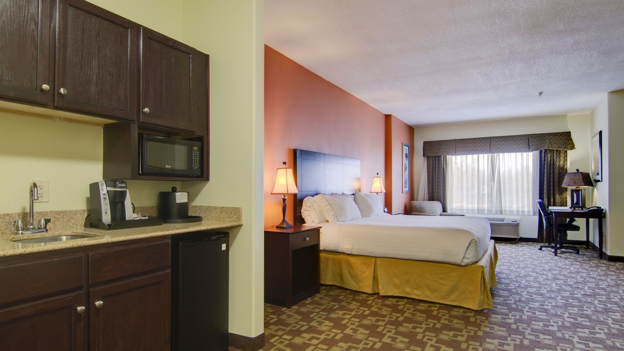 Photo of Bedroom in South Kansas City