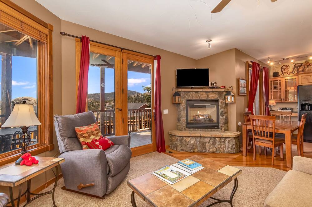 Photo of Livingroom in Estes Park