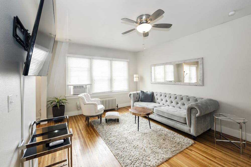 Photo of Livingroom in West Colfax