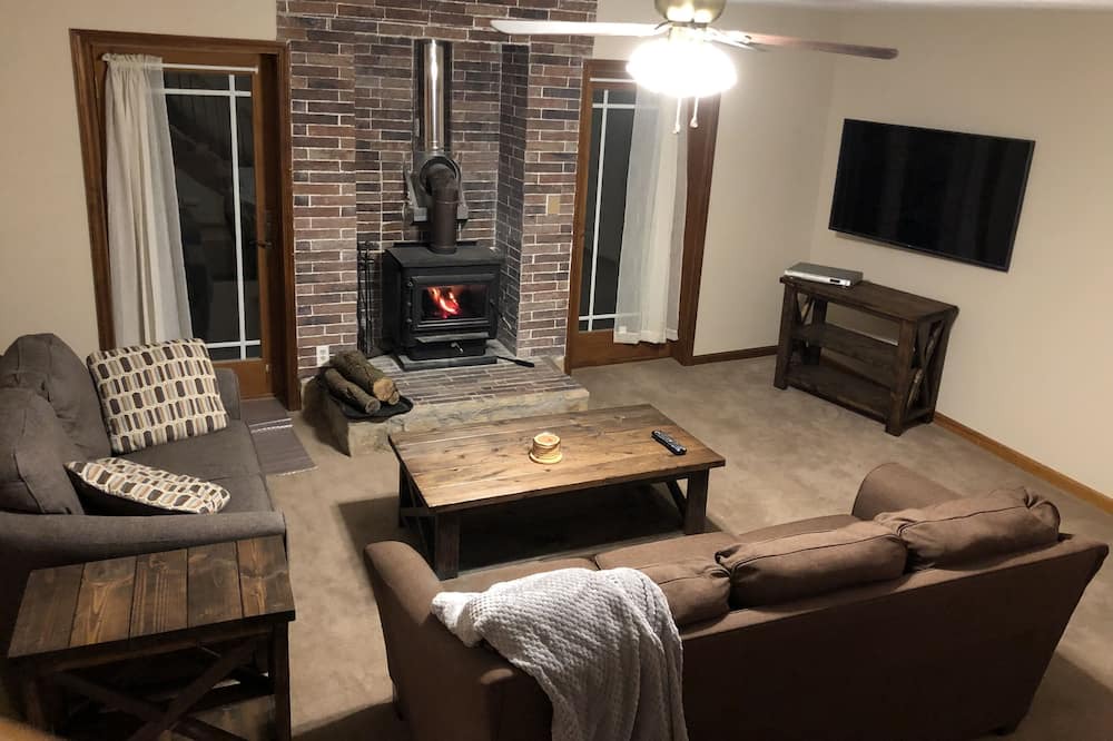 Photo of Livingroom in Edwardsville
