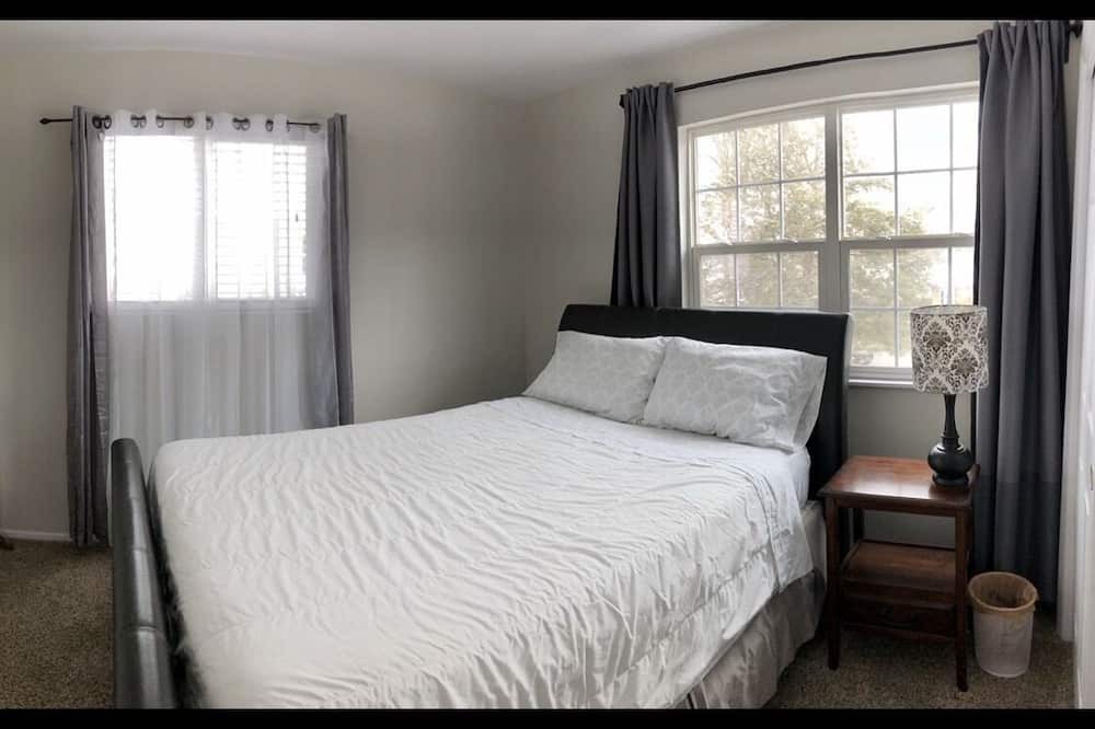 Photo of Bedroom in Aurora