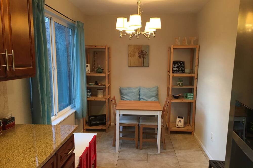 Photo of Livingroom in Aurora