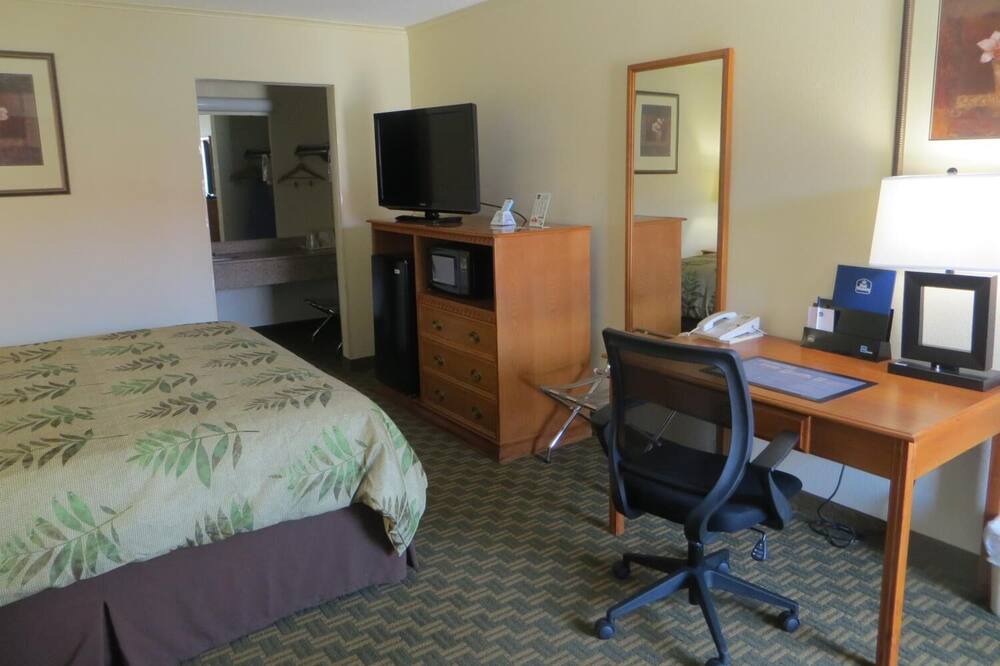 Photo of Bedroom in Newton