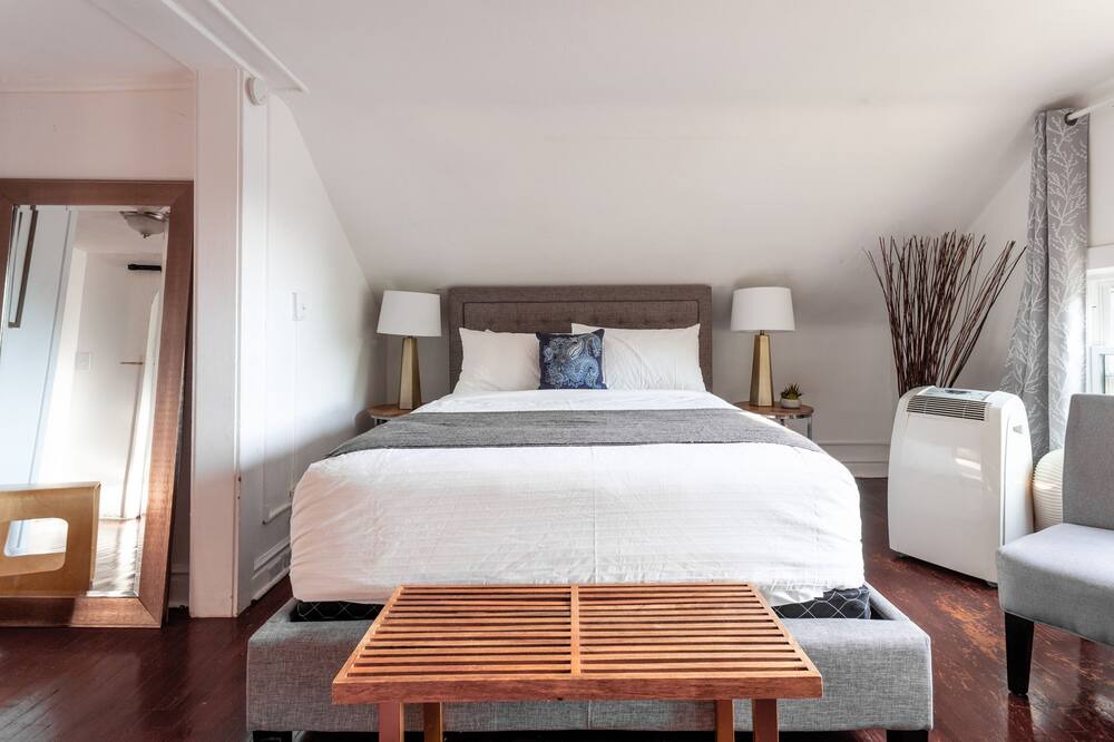 Photo of Bedroom in Southmoreland