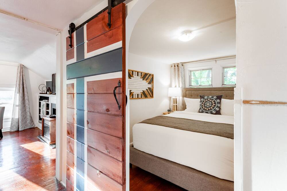 Photo of Bedroom in Southmoreland