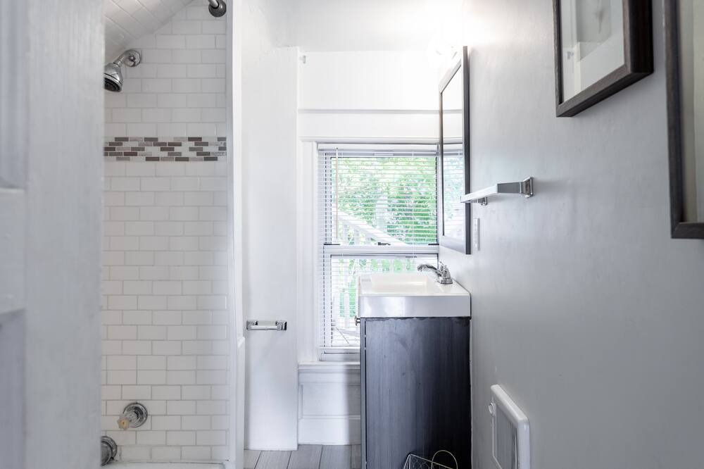 Photo of Bathroom in Southmoreland