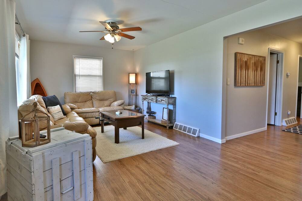 Photo of Livingroom in Milford