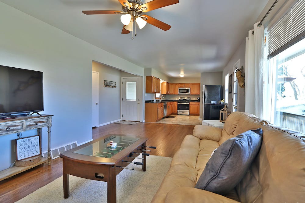 Photo of Livingroom in Milford