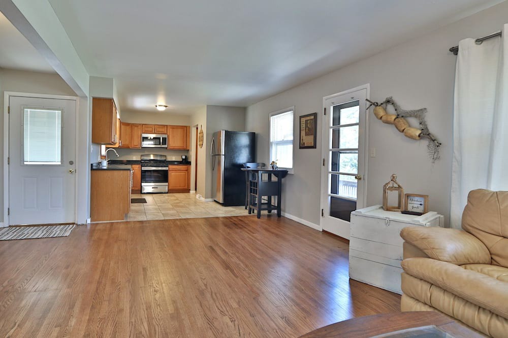 Photo of Livingroom in Milford