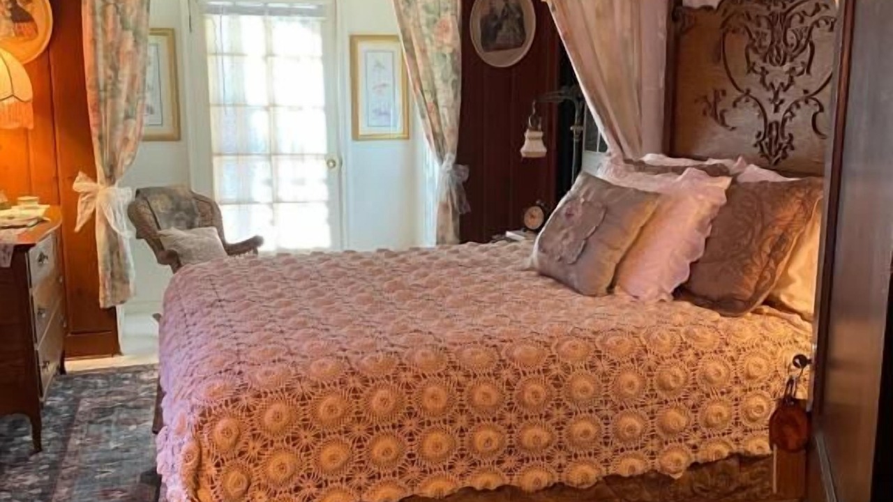 Photo of Bedroom in Glen Haven