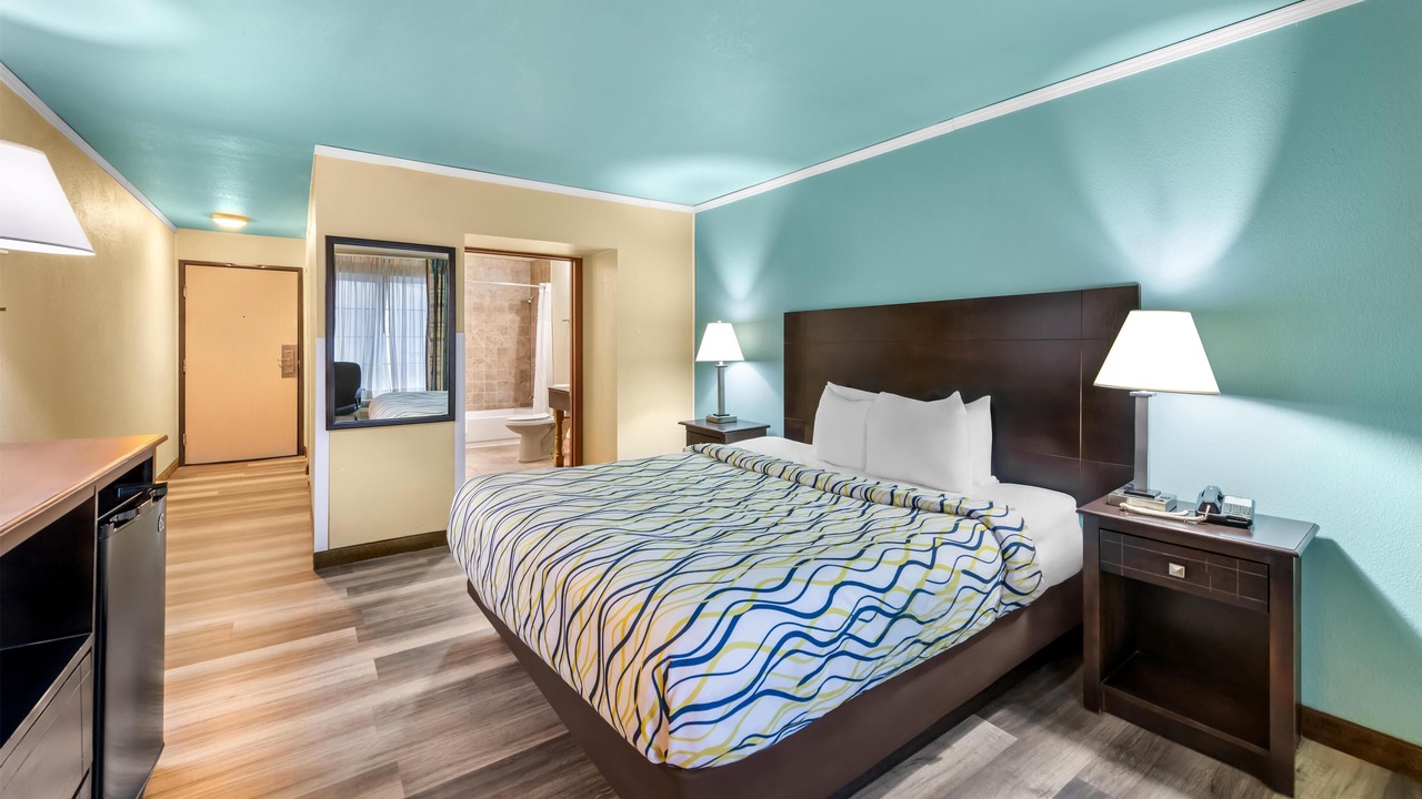 Photo of Bedroom in Blue Springs