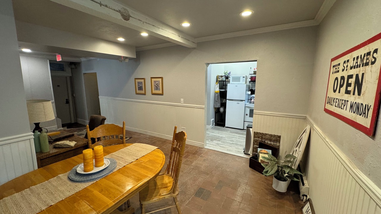 Photo of Livingroom in Historic District
