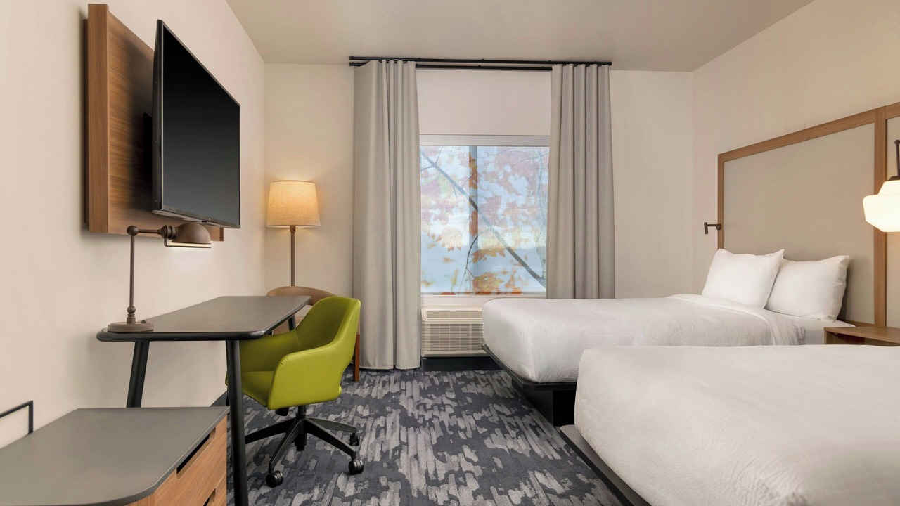 Photo of Bedroom in I-435 West KC-KS