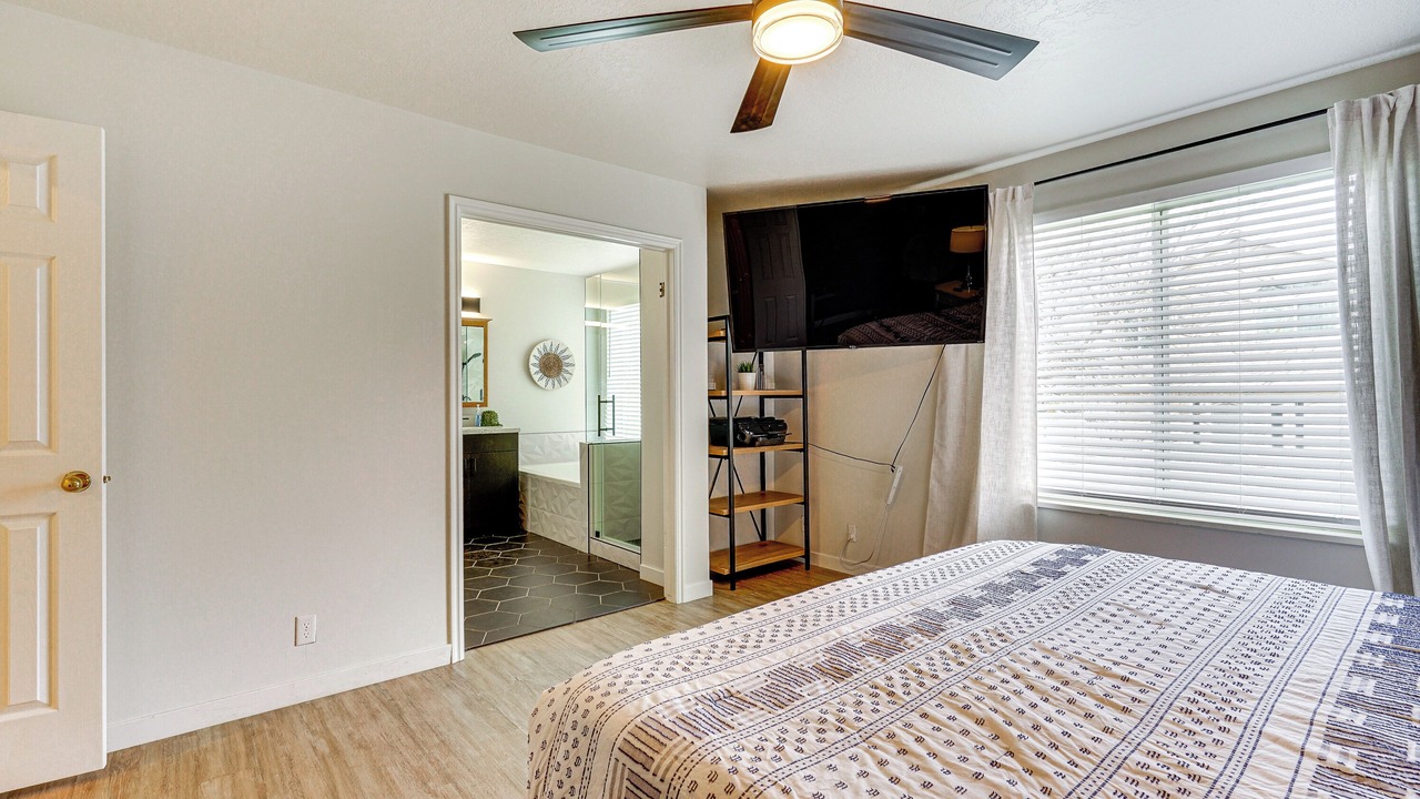 Photo of Bedroom in Centerville