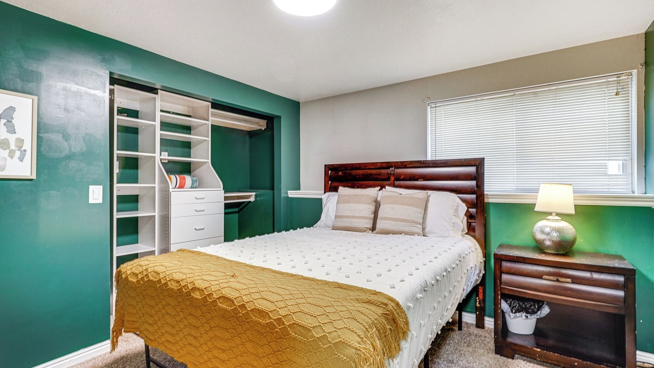 Photo of Bedroom in Centerville