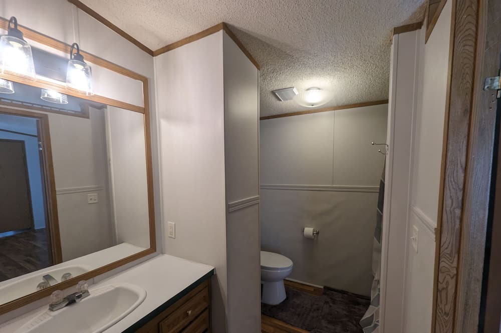 Photo of Bathroom in Keith County