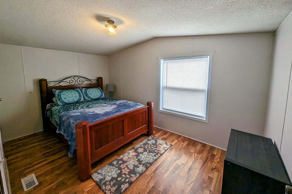 Photo of Bedroom in Keith County