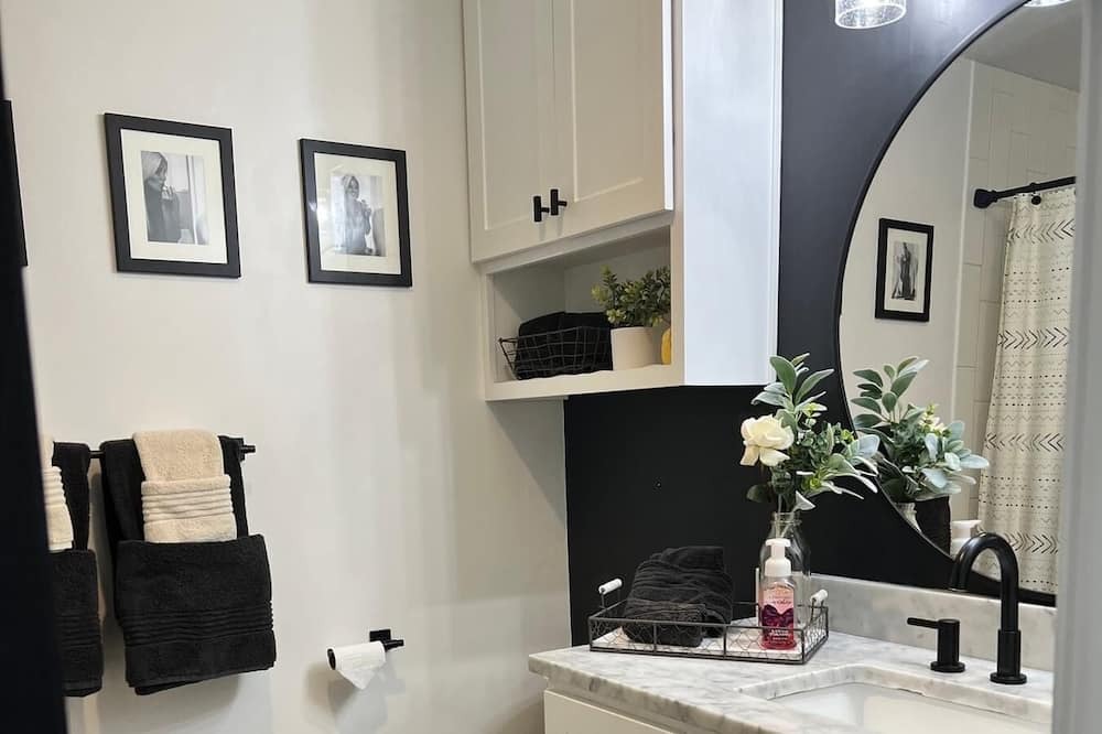 Photo of Bathroom in Bel-air Heights