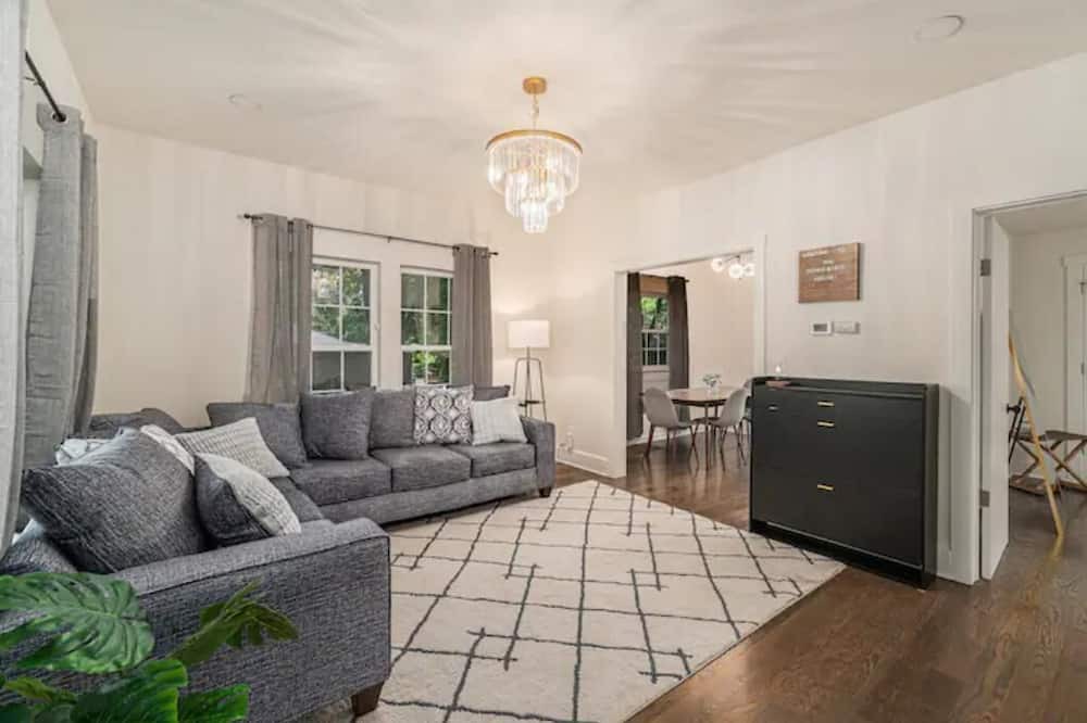 Photo of Livingroom in Grandview