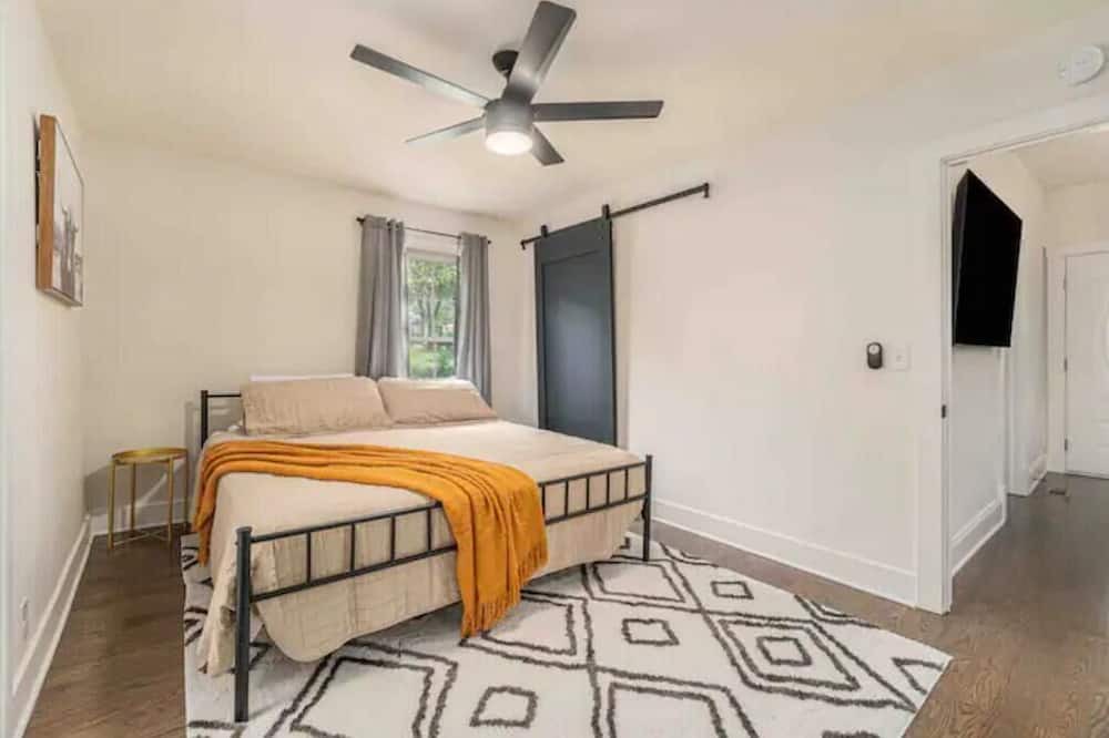 Photo of Bedroom in Grandview