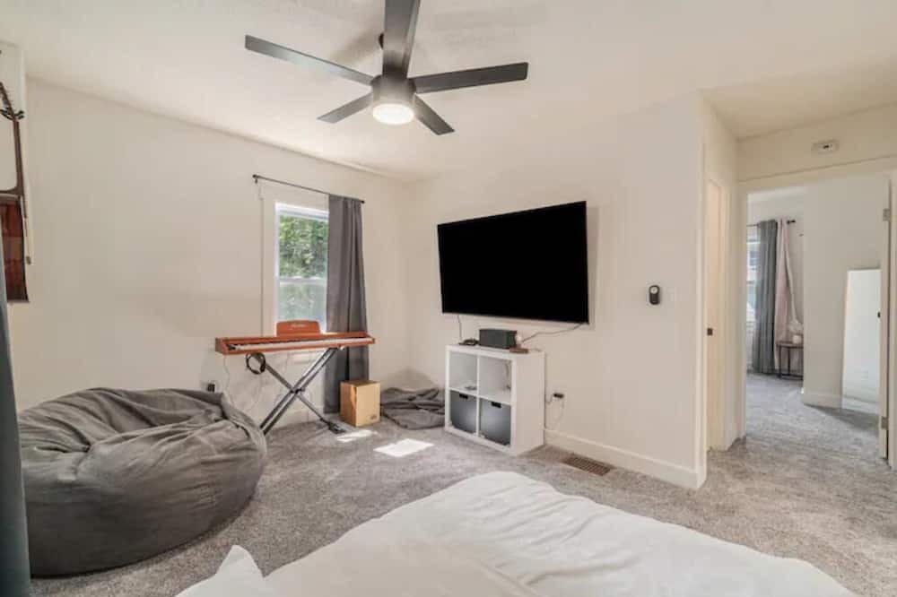 Photo of Bedroom in Grandview