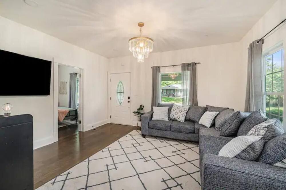 Photo of Livingroom in Grandview