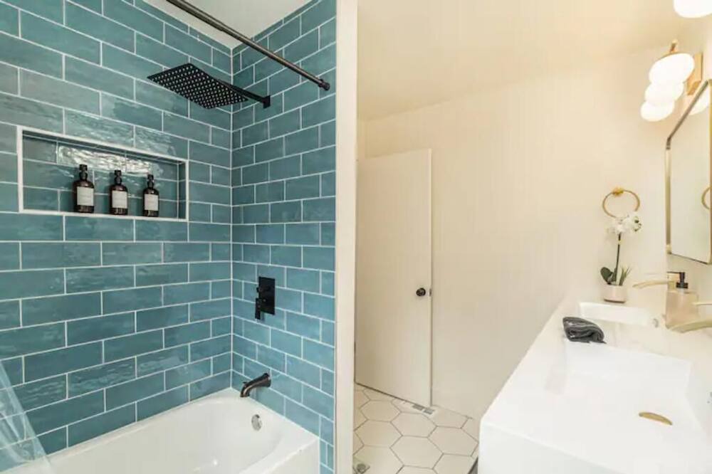 Photo of Bathroom in Grandview
