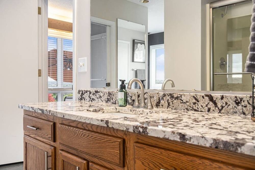 Photo of Bathroom in Council Bluffs