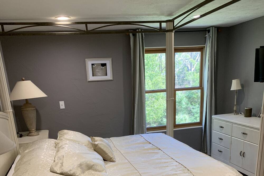 Photo of Bedroom in Joplin