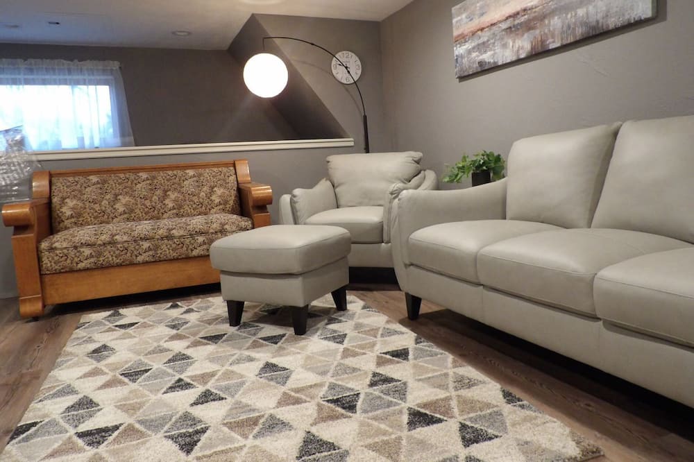 Photo of Livingroom in Joplin