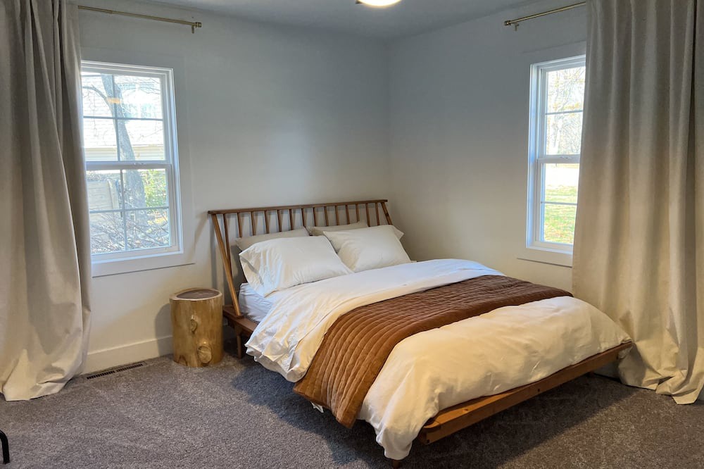 Photo of Bedroom in Pittsburg