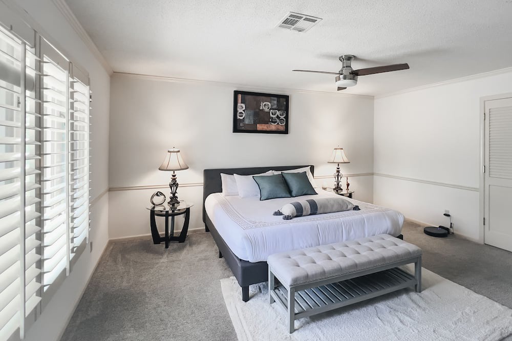 Photo of Bedroom in Overland Park