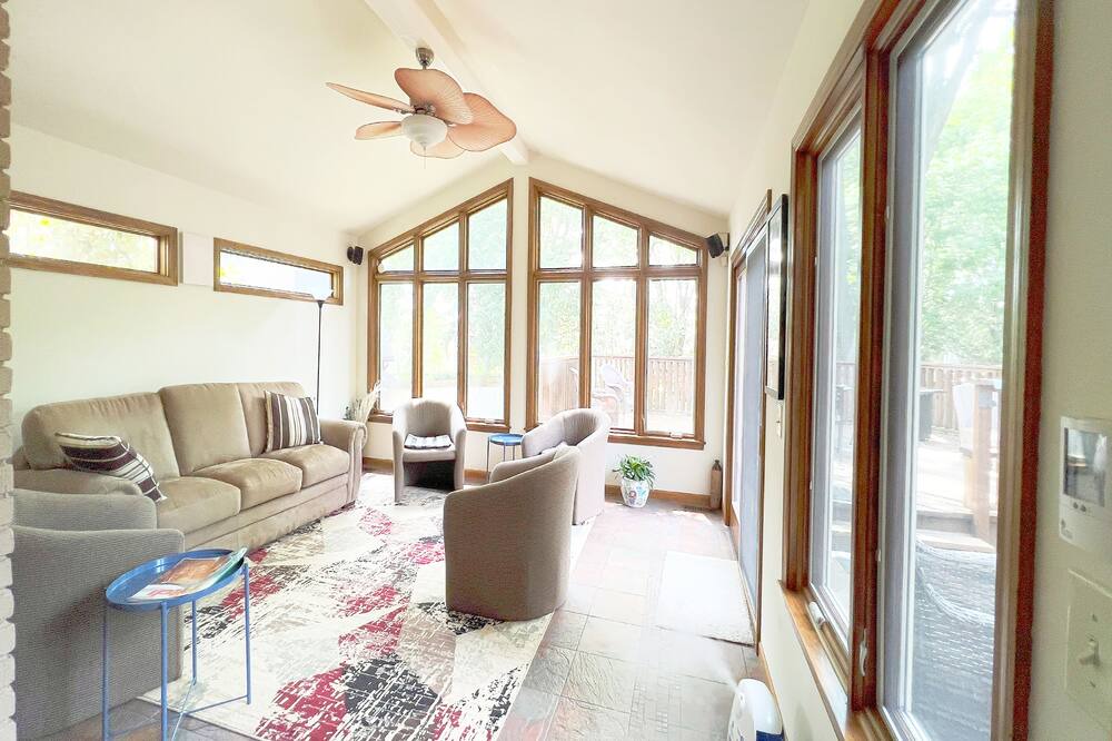 Photo of Livingroom in Overland Park