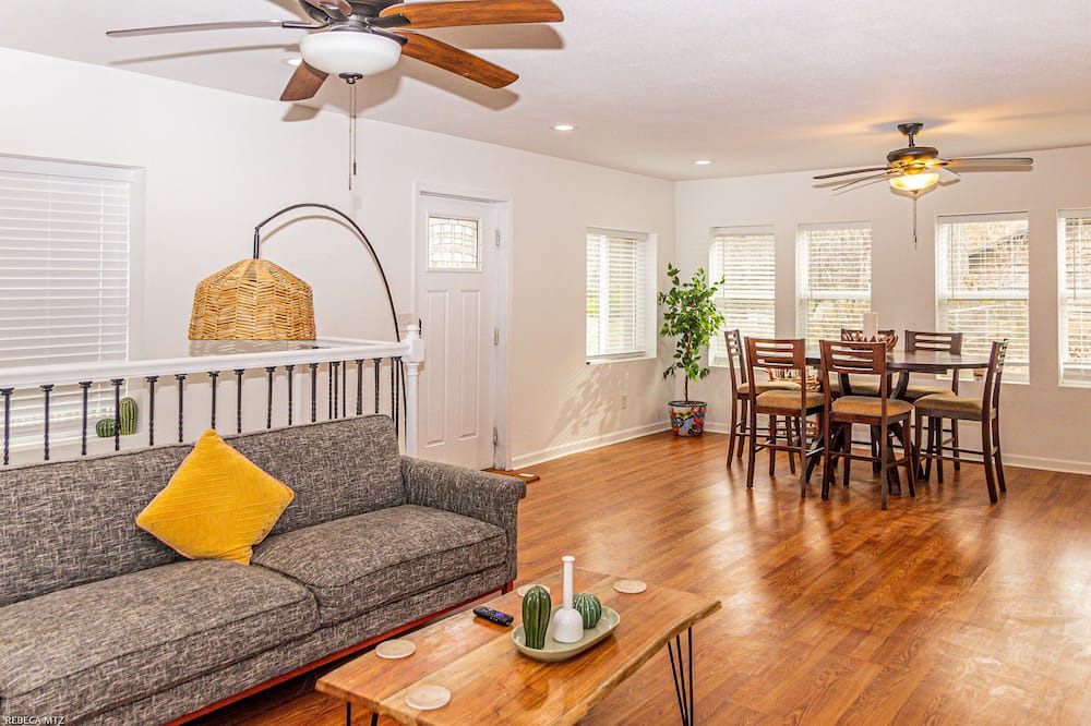 Photo of Livingroom in Kansas City