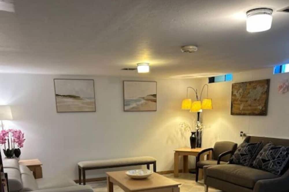 Photo of Livingroom in Bel Aire