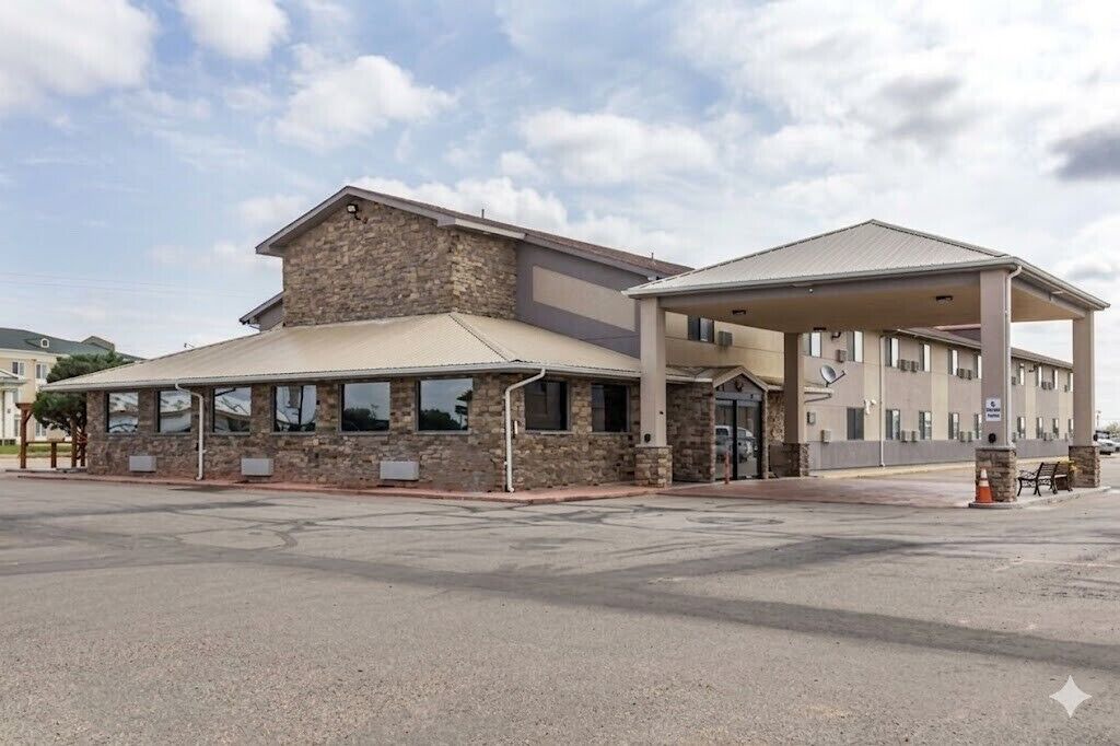 Photo of Outdoor in Lamar