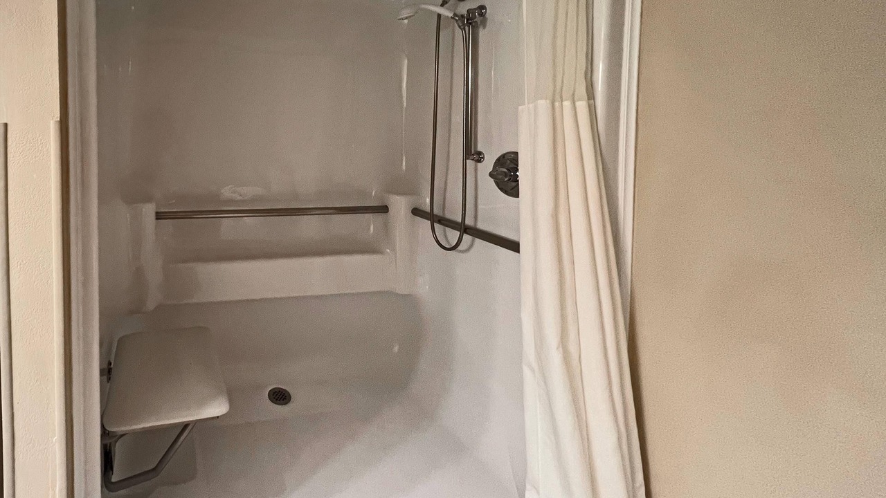 Photo of Bedroom in Garden City