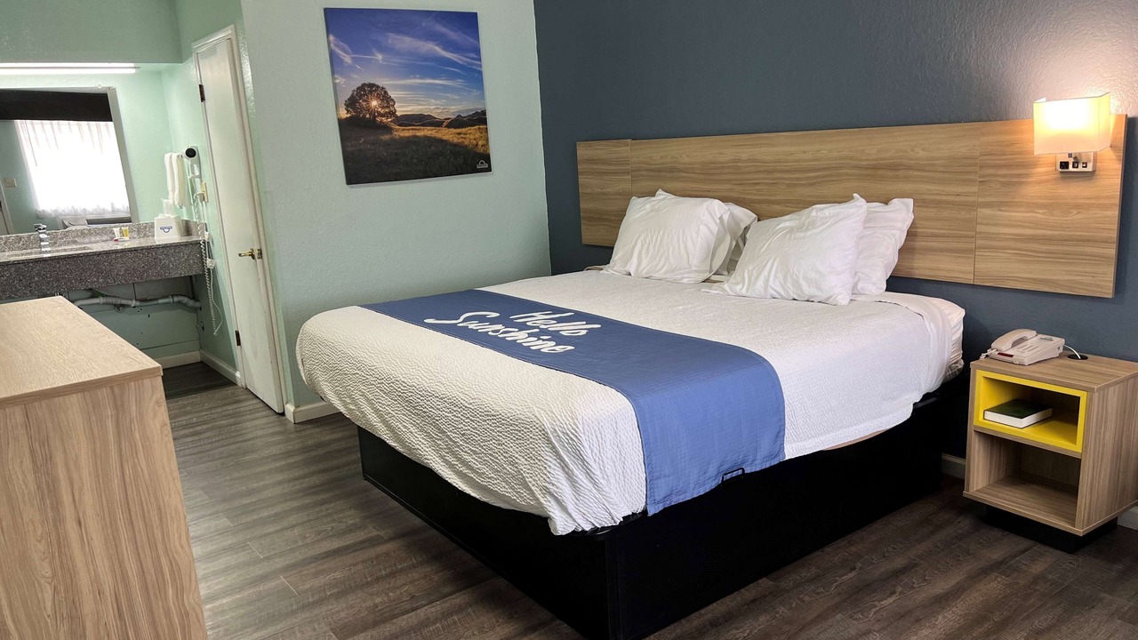 Photo of Bedroom in Pratt