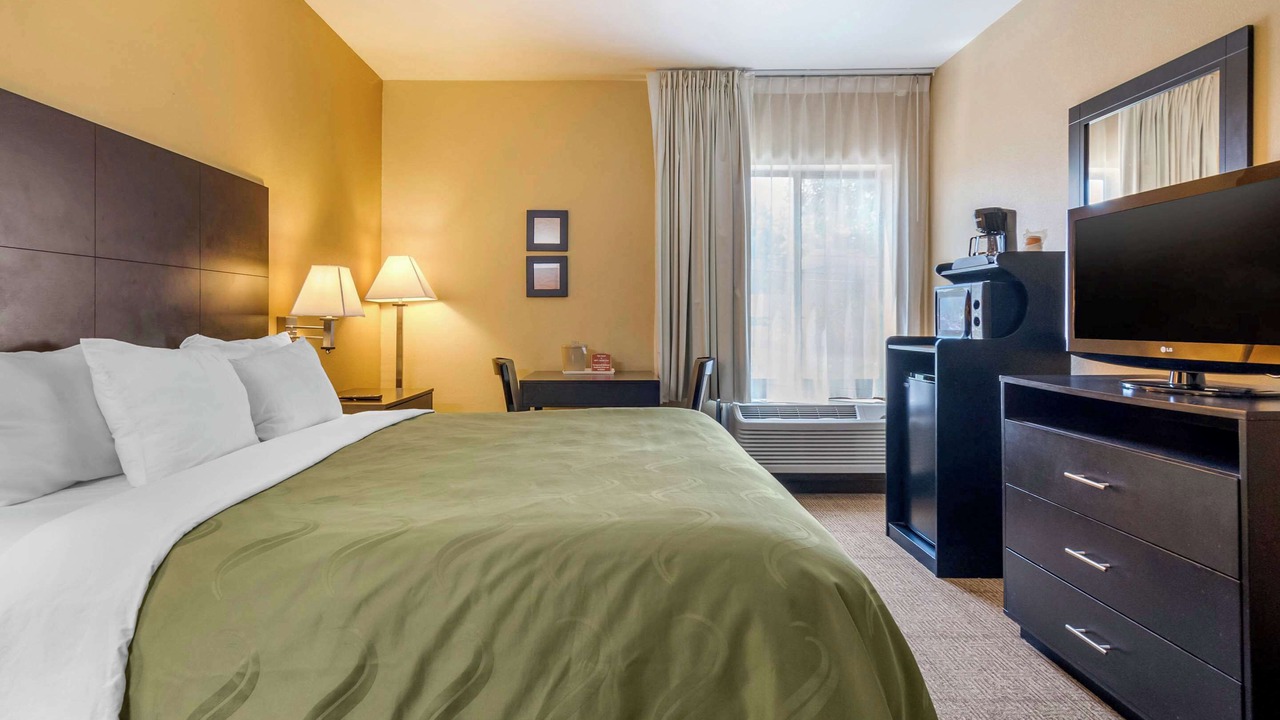 Photo of Bedroom in Lenexa