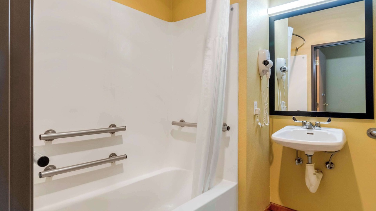 Photo of Bedroom in Lenexa