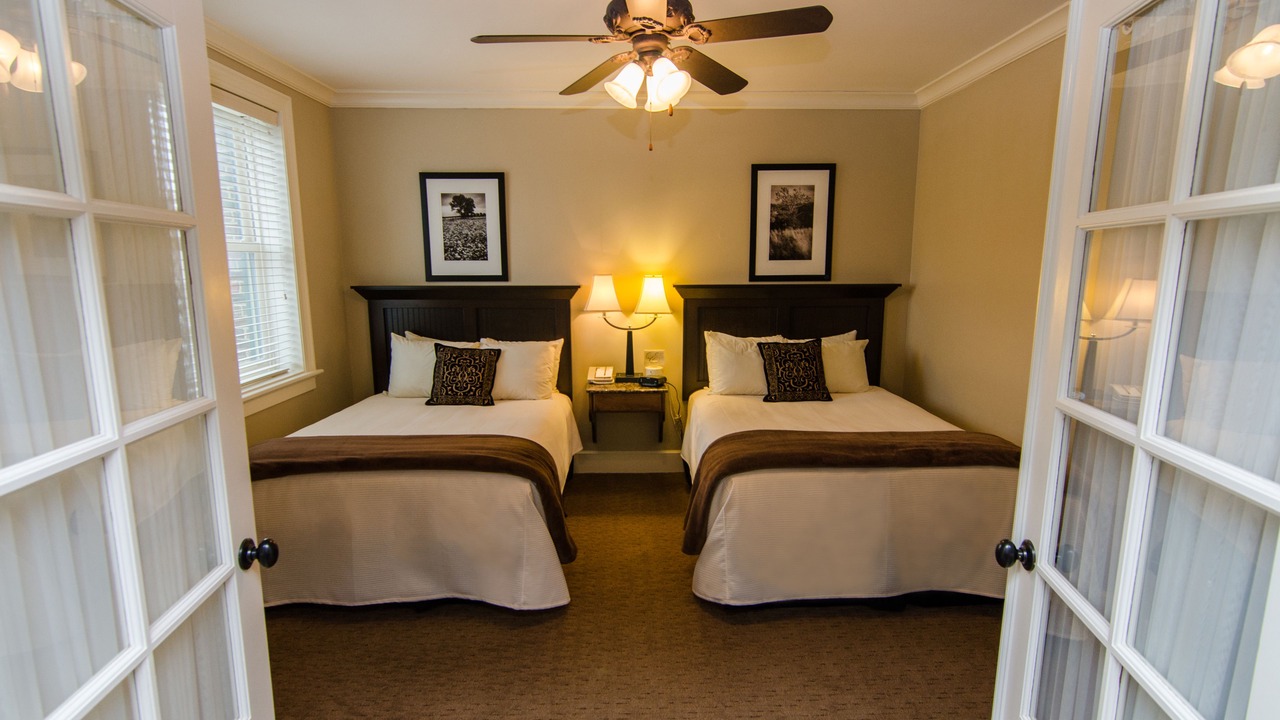 Photo of Bedroom in Lawrence