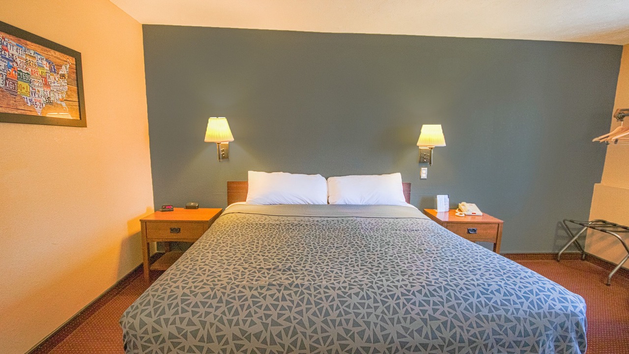 Photo of Bedroom in Grandview Plaza