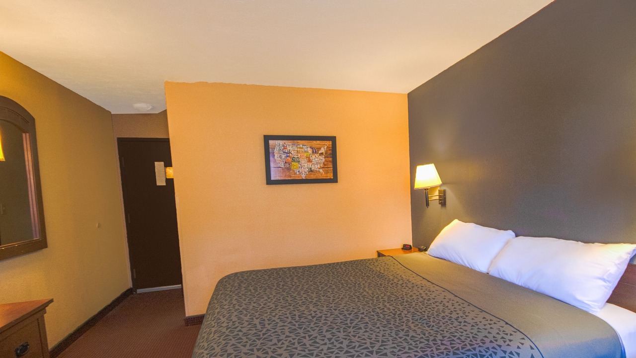 Photo of Bedroom in Grandview Plaza