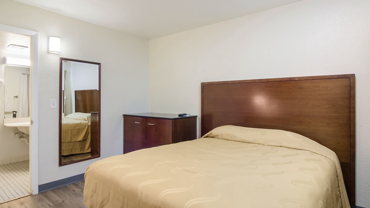 Photo of Bedroom in Evans