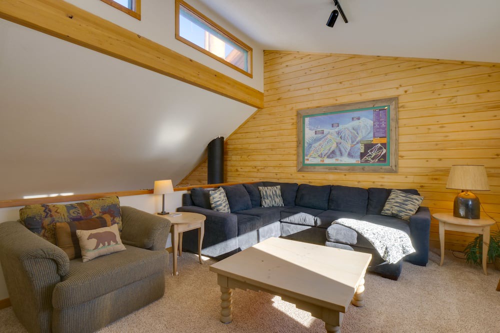 Photo of Bedroom in Summit Cove