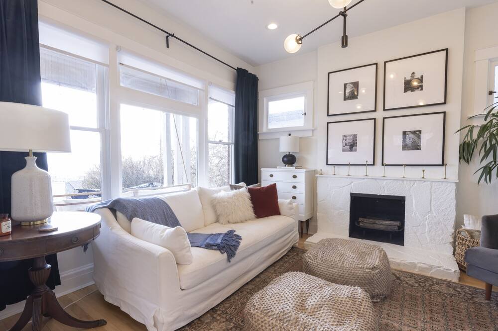 Photo of Livingroom in Lower Avenues