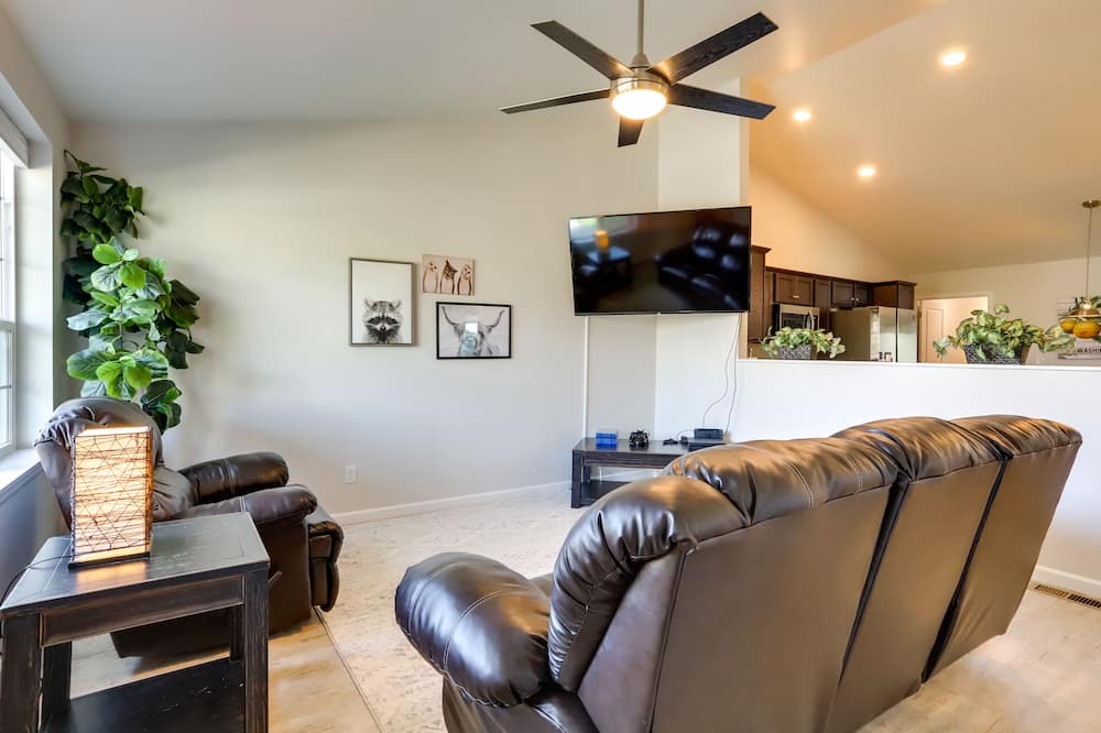 Photo of Bedroom in Evans